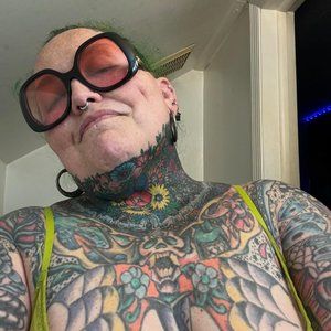 Meet your Posher, Angie